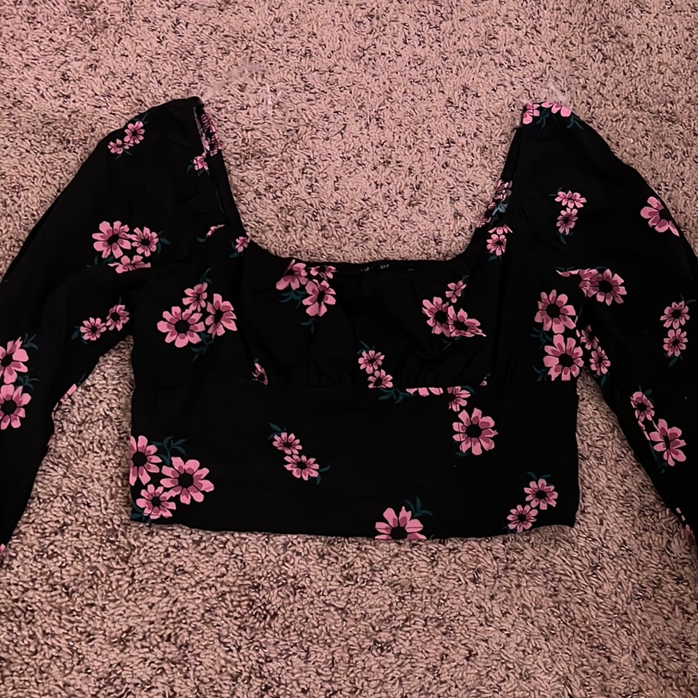 Black floral print crop top size 4